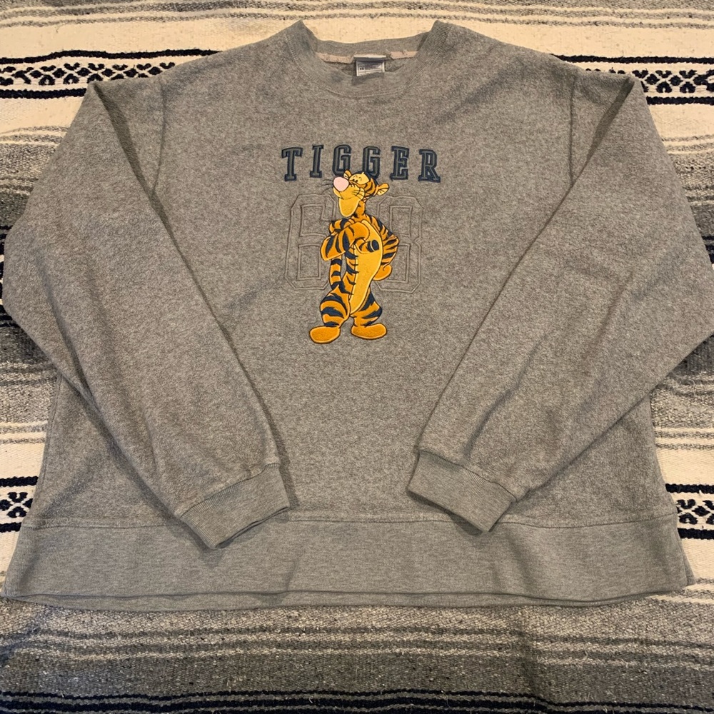 Disney Men’s Tiger Grey Sweater Size XL
